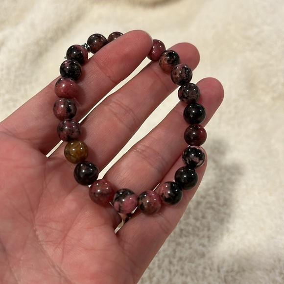 Rhodonite T. Jazelle - Picture 3 of 4